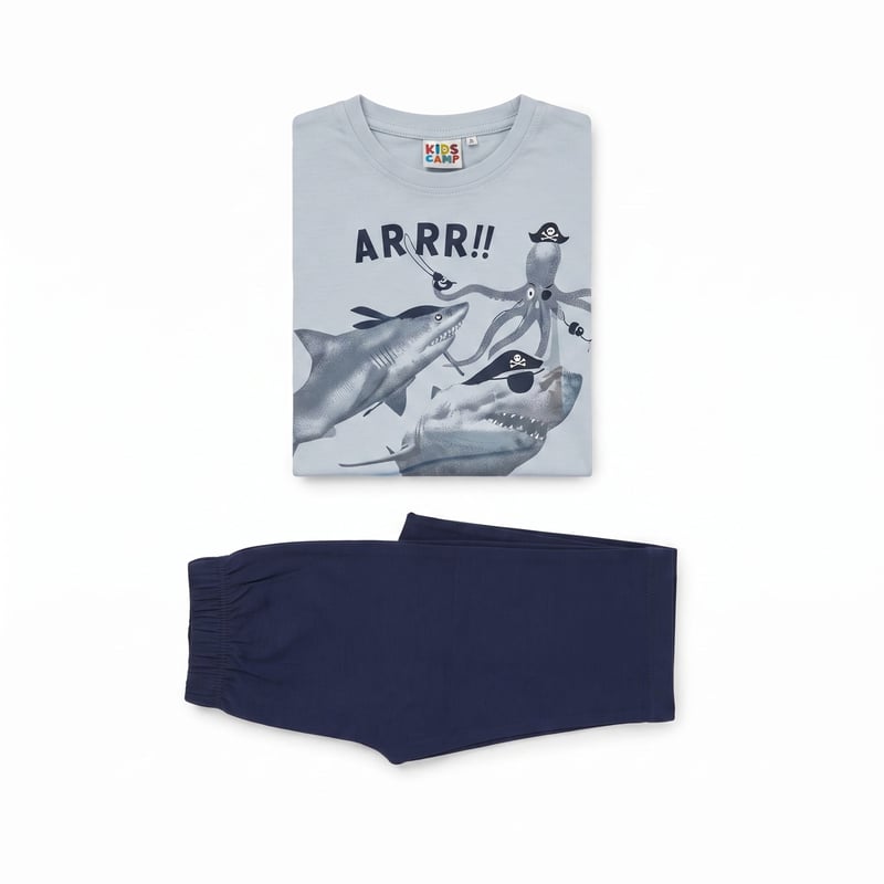 Lot textile mixte – 2 500 pièces (pyjamas, lounge, robes, écharpes, pulls de Noël) – sans marque communiquée