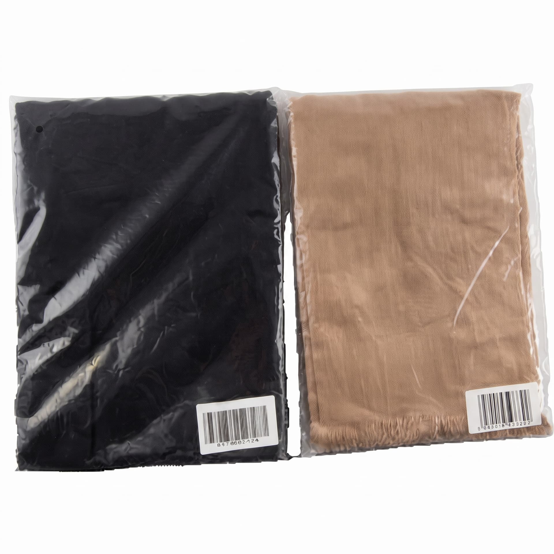 Lot textile mixte – 2 500 pièces (pyjamas, lounge, robes, écharpes, pulls de Noël) – sans marque communiquée
