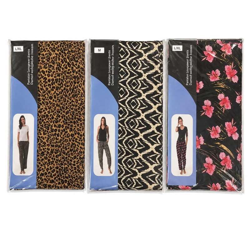 Lot textile mixte – 2 500 pièces (pyjamas, lounge, robes, écharpes, pulls de Noël) – sans marque communiquée