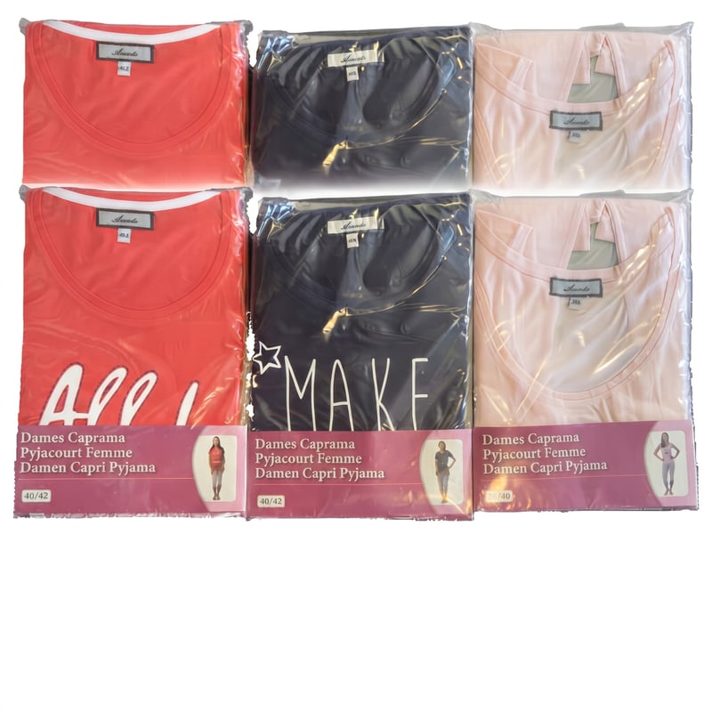 Lot textile mixte – 2 500 pièces (pyjamas, lounge, robes, écharpes, pulls de Noël) – sans marque communiquée